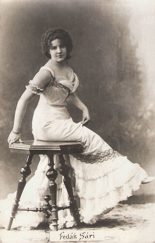 Sári Fédak