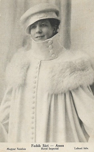 Sári Fedák as Anna in Hotel Imperial