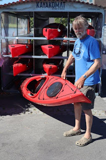 Selecting a solo kayak