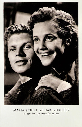 Maria Schell and Hardy Krüger in So lange Du da bist (1953)