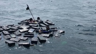 Colombian drugs smugglers shipwrecked