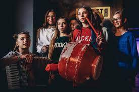 Ukraine girls Mother on Skype Finnbarr O'Reilly