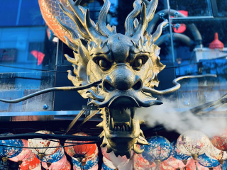 Steam-Blowing_Dragon_Sculpture WikimediaCommons