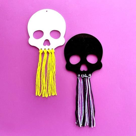 Halloween Skulls with Yarn Fringe