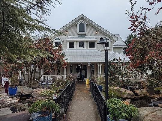 exterior of Frogtown Cellars tasting room
