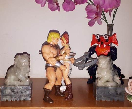 Mantenna spies on He-Man and Teela kissing