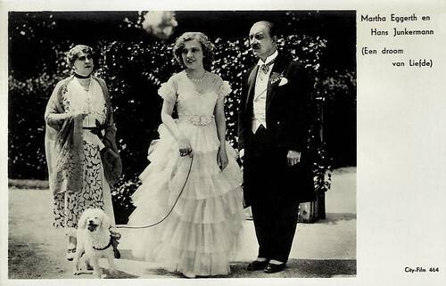 Marta Eggerth and Hans Junkermann in in Traum von Schönbrunn (1932)