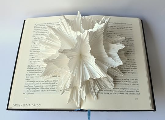 Book-sculpture-Malena_Valcarcel