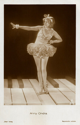 Anny Ondra in Die vom Rummelplatz (1930)