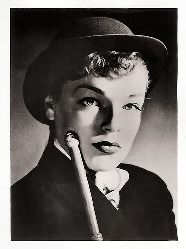 Simone Signoret in Manèges (1950)