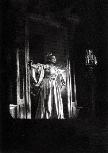 Josette Day in La belle et la bête (1946)