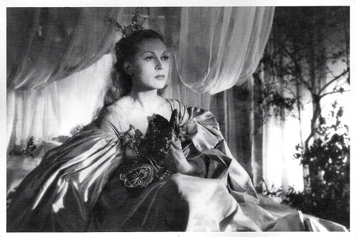 Josette Day in La Belle et la bête (1946)