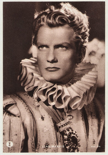 Jean Marais in La belle et la bête (1946)