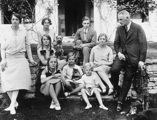 The Mitford family in 1928 - Wikimedia Commons