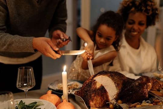 little-girl-slicing-the-turkey