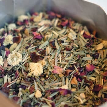 Ayurvedische kruidenthee met mate en citroengras Youthful Yogi - Thee.be