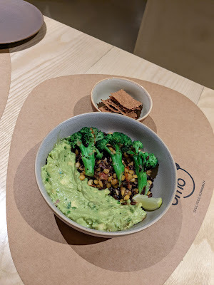 Bean and avo tostadas