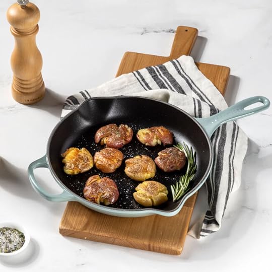 le creuset signature skillet gifts for people who like to cook