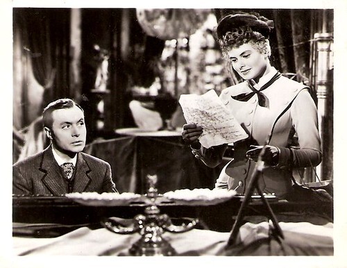 Charles Boyer and Ingrid Bergman in Gaslight (1944)