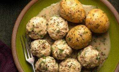 Pike balls, a classic pike recipe, served with potatoes and gravy.