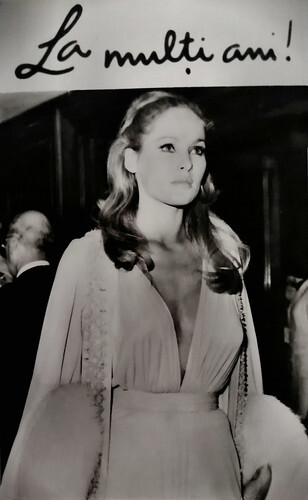 La multi ani! Ursula Andress