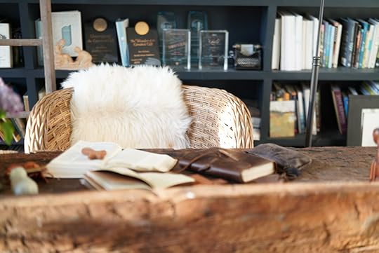 Ann Voskamp's desk