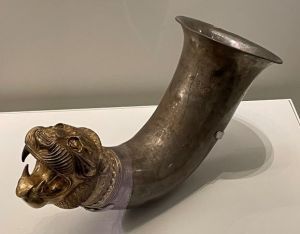 Lion head drinking vessel