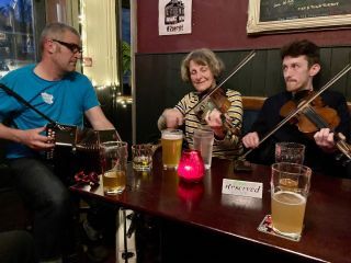 Checked in at Jolly Brewer. Wednesday night session �������������� ��� with Jessica