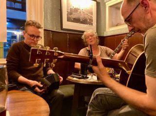 Checked in at The Lord Nelson Inn. Thursday night session ����������