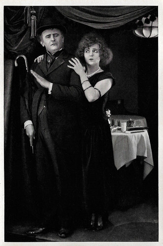 Eugen Klöpfer and Aud Egede Nissen in Die Strasse (1923)