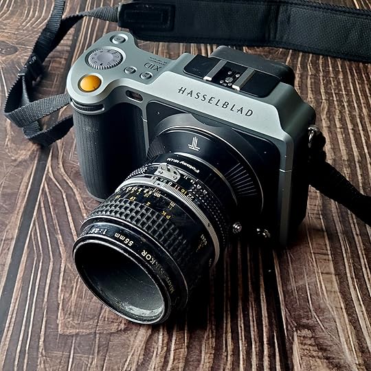 The X1D is very easy on the eyes for an intrinsically ugly camera. 