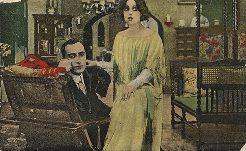 Pina Menichelli in La passeggera (1918)