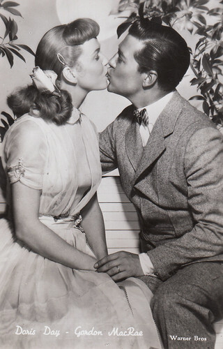 Doris Day and Gordon MacRae in On Moonlight Bay (1951)