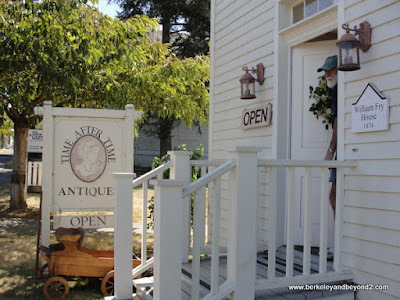Time After Time antiques shop in Aurora, Oregon
