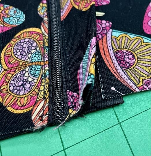 NEW! Zippity-Do-Done Throw Pillows Sewing Tutorial–Plus June Tailor Quilt As You Go Sale Ends Tonight!