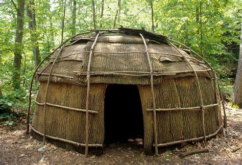 Wampanoag bark dome shaped dwelling called a wetu. | Native american houses, Wampanoag ...