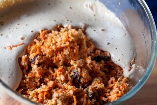 carrot cake with coconut and dates-04