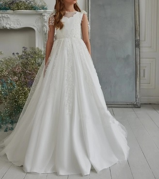 No photo description available.