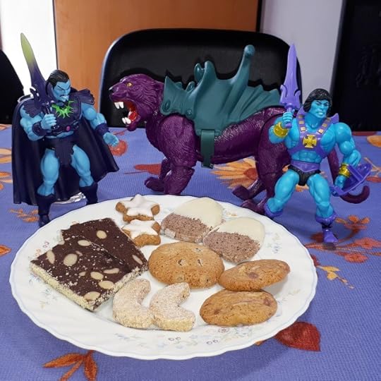 Keldor, He-Skeletor and Panthor raid a cookie platter