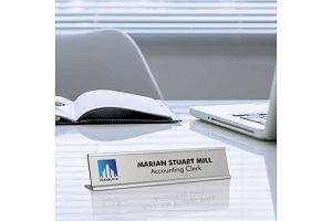 Image for Benefits of Using Reusable Name Tags at Work with ID of: 4975911