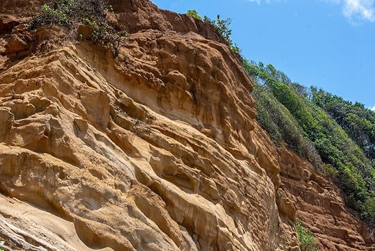 cliff-g2437c7a9d_1920.jpg