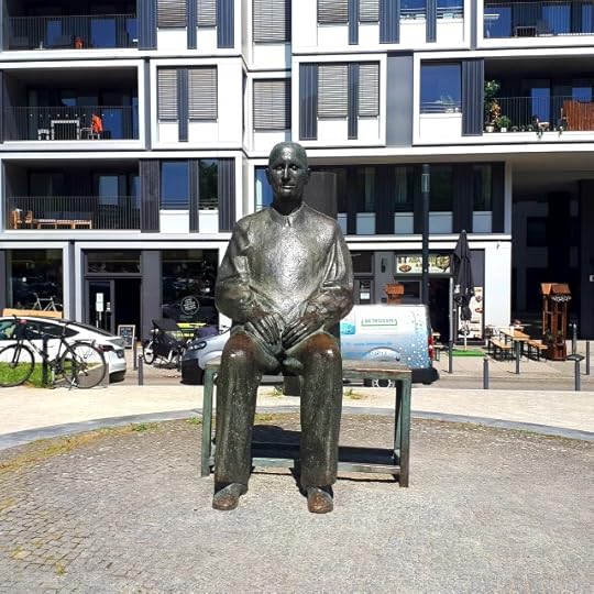 Bertolt Brecht statue 