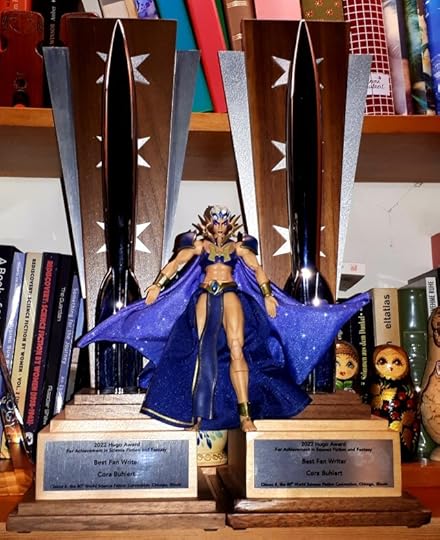 Dark-Lyn poses with the Hugo trophy.