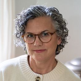 9303o0q35r1sqrc7kibmvc485v._SY1080_CR0,0,1080,1080_