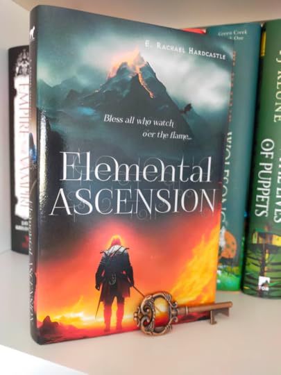 Exterior and free key for the early pre-order release