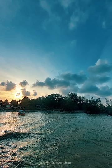 Matahari Terbenam Di Tanjung Balau