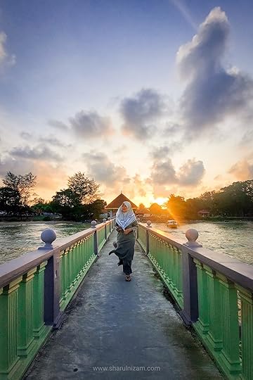 Matahari Terbenam Di Tanjung Balau