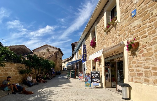 Zariquiegui, last stop before the climb up Alto de Perdón.