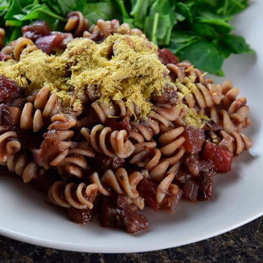 rotini with tomato sauce and nutritional yeast
