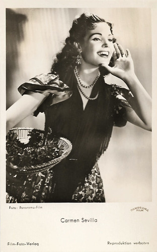 Carmen Sevilla in Violetas imperiales (1952)